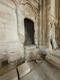 Figure 16 : porte qui mène au clocher